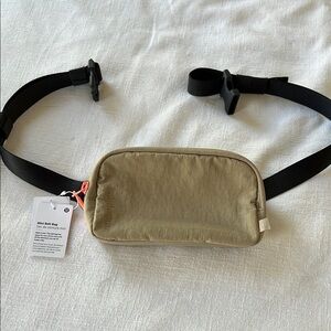 Lululemon Mini Belt Bag in Trench
